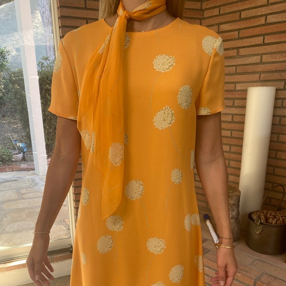 Orange silk floral shift dress, comes with neck or waist tie - never been worn - Picture 2 of 4